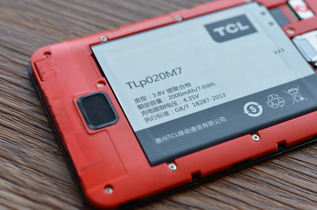 TCL P588L